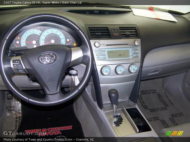 Super White / Dark Charcoal 2007 Toyota Camry SE V6