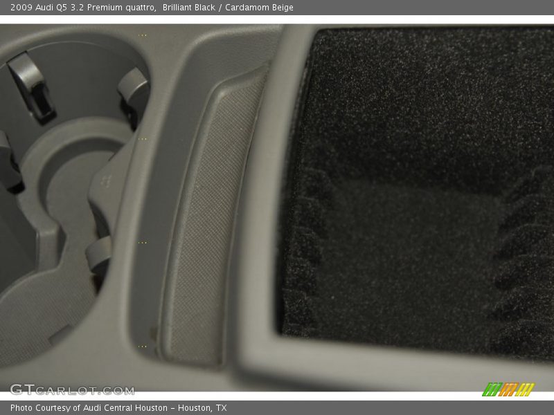 Brilliant Black / Cardamom Beige 2009 Audi Q5 3.2 Premium quattro