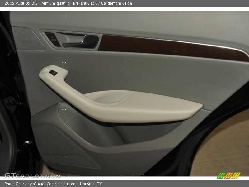 Brilliant Black / Cardamom Beige 2009 Audi Q5 3.2 Premium quattro