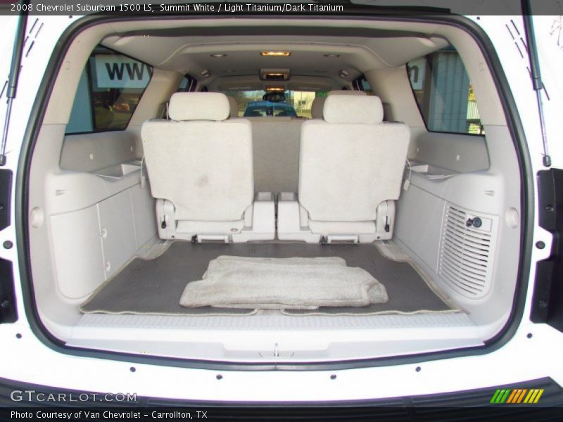  2008 Suburban 1500 LS Trunk