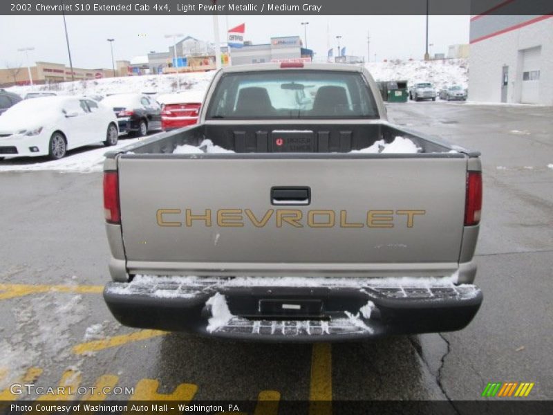 Light Pewter Metallic / Medium Gray 2002 Chevrolet S10 Extended Cab 4x4