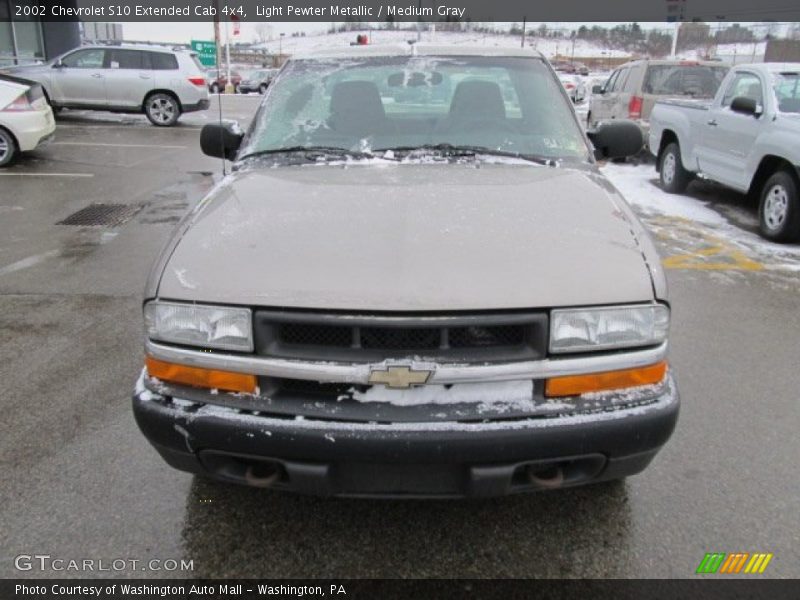 Light Pewter Metallic / Medium Gray 2002 Chevrolet S10 Extended Cab 4x4