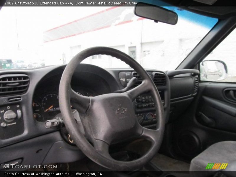 Light Pewter Metallic / Medium Gray 2002 Chevrolet S10 Extended Cab 4x4