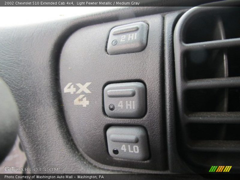 Light Pewter Metallic / Medium Gray 2002 Chevrolet S10 Extended Cab 4x4