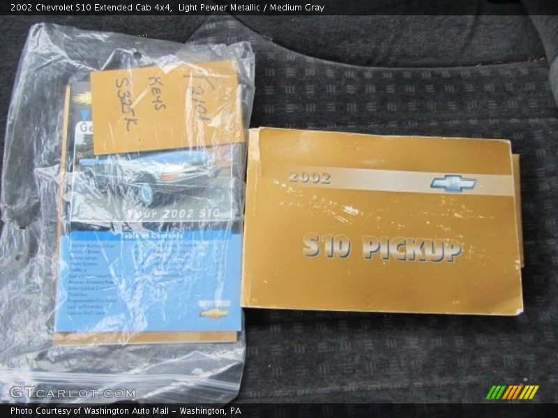 Light Pewter Metallic / Medium Gray 2002 Chevrolet S10 Extended Cab 4x4