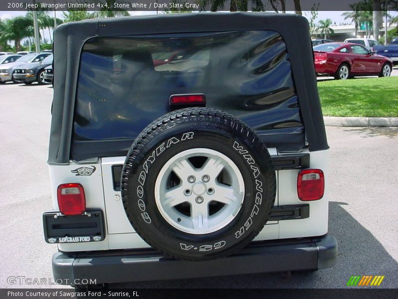 Stone White / Dark Slate Gray 2006 Jeep Wrangler Unlimited 4x4