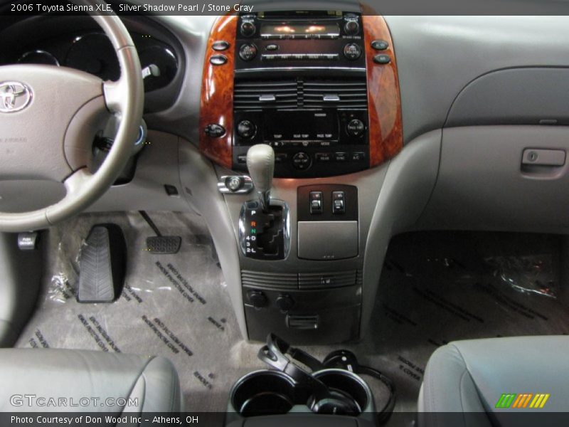Silver Shadow Pearl / Stone Gray 2006 Toyota Sienna XLE