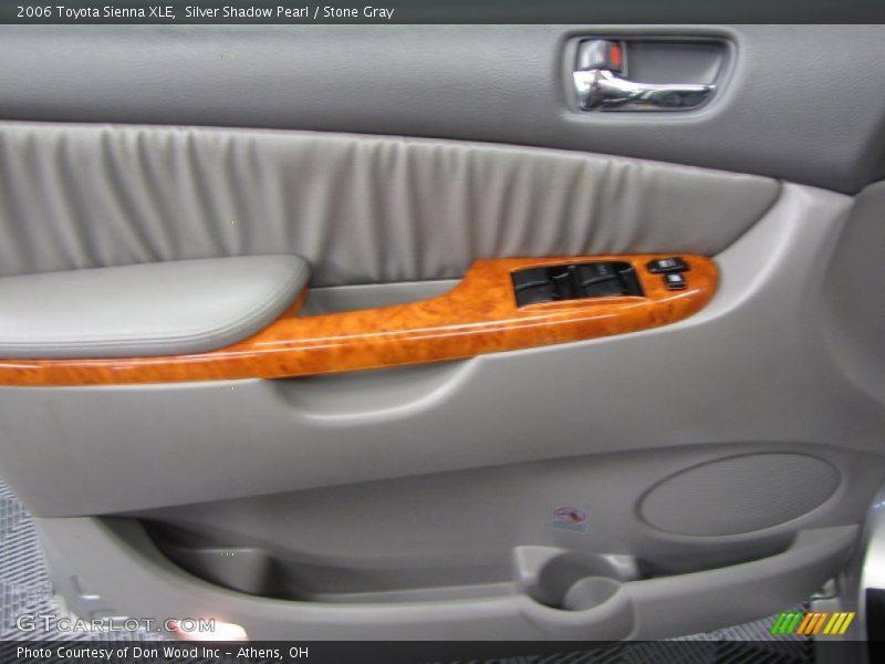 Silver Shadow Pearl / Stone Gray 2006 Toyota Sienna XLE