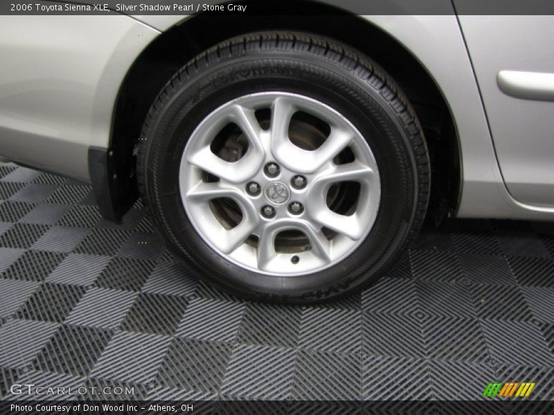 Silver Shadow Pearl / Stone Gray 2006 Toyota Sienna XLE