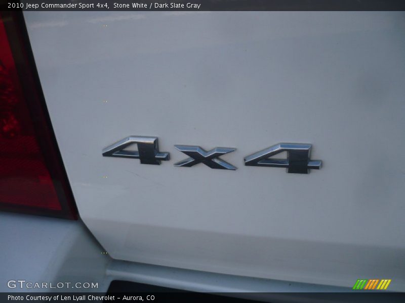 Stone White / Dark Slate Gray 2010 Jeep Commander Sport 4x4