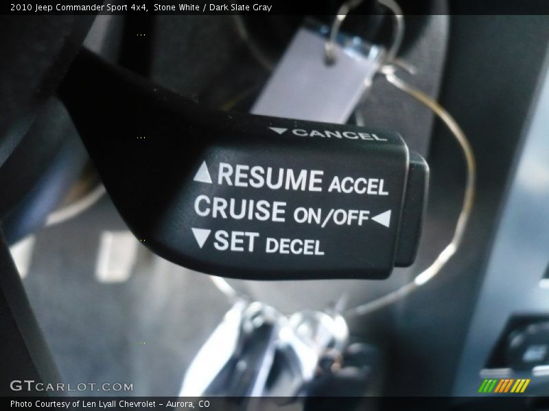 Stone White / Dark Slate Gray 2010 Jeep Commander Sport 4x4