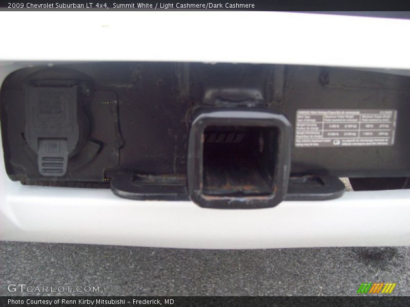 Summit White / Light Cashmere/Dark Cashmere 2009 Chevrolet Suburban LT 4x4
