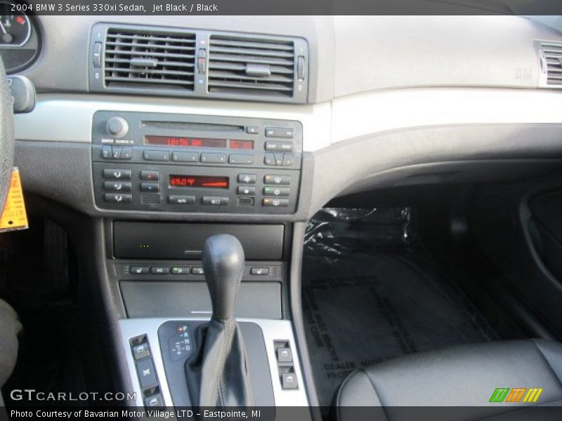 Jet Black / Black 2004 BMW 3 Series 330xi Sedan