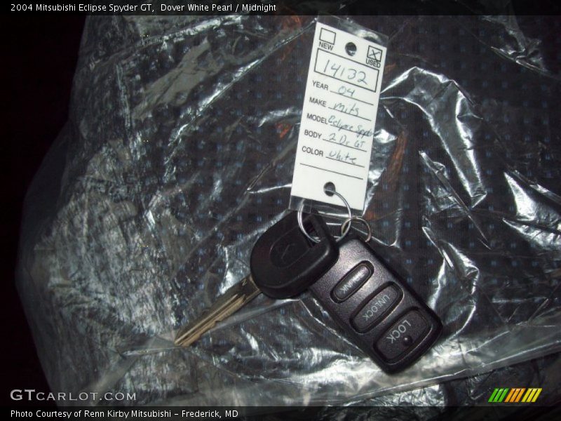 Keys of 2004 Eclipse Spyder GT