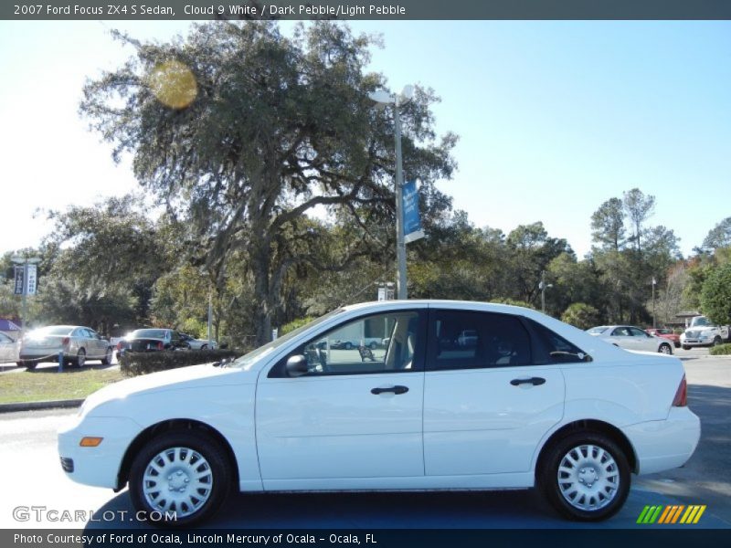 Cloud 9 White / Dark Pebble/Light Pebble 2007 Ford Focus ZX4 S Sedan