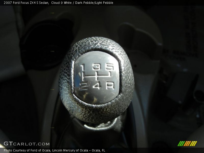 Cloud 9 White / Dark Pebble/Light Pebble 2007 Ford Focus ZX4 S Sedan