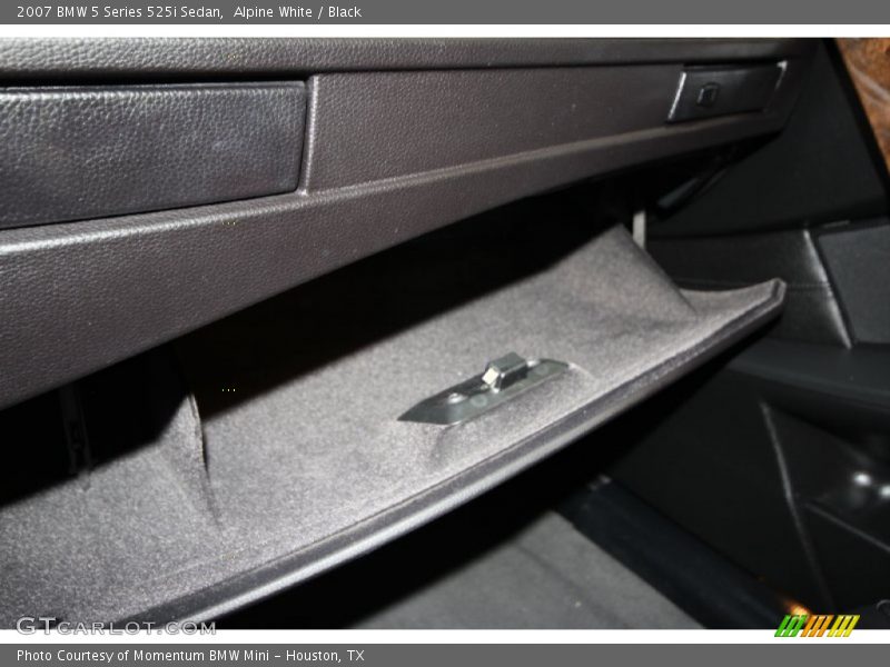 Alpine White / Black 2007 BMW 5 Series 525i Sedan