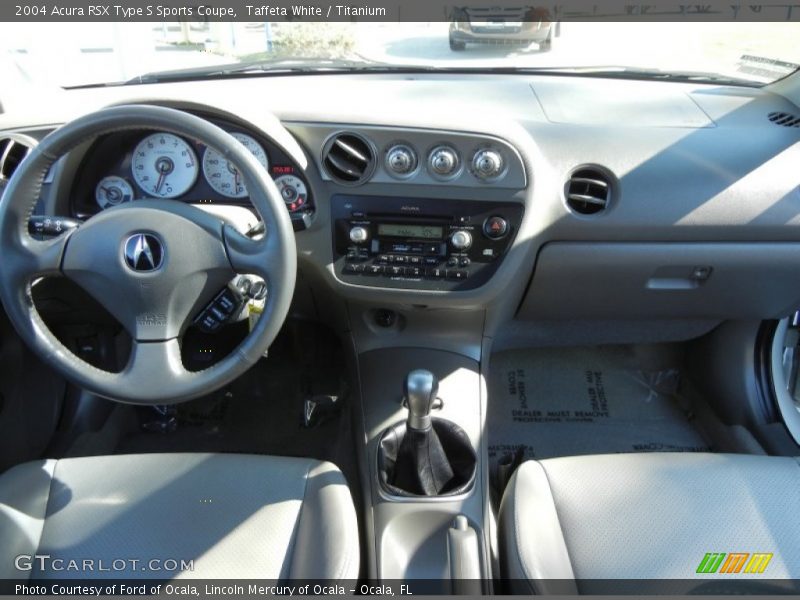 Dashboard of 2004 RSX Type S Sports Coupe