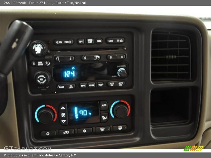 Controls of 2004 Tahoe Z71 4x4