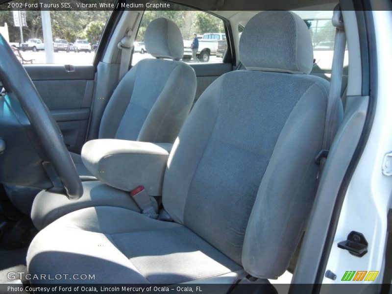 Vibrant White / Medium Graphite 2002 Ford Taurus SES