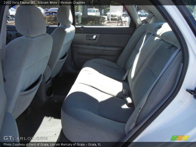 Vibrant White / Medium Graphite 2002 Ford Taurus SES
