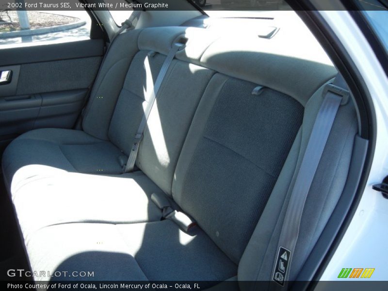 Vibrant White / Medium Graphite 2002 Ford Taurus SES