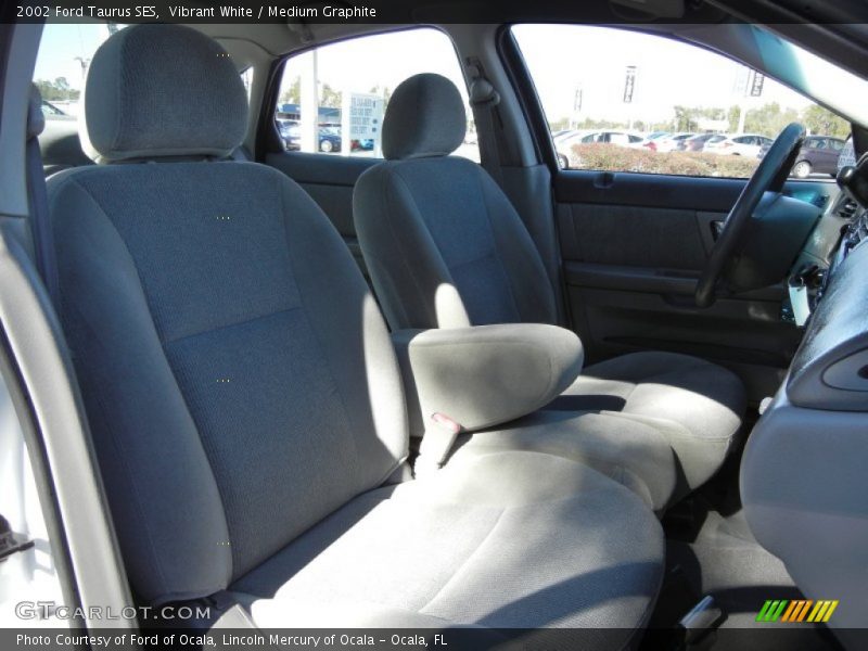Vibrant White / Medium Graphite 2002 Ford Taurus SES