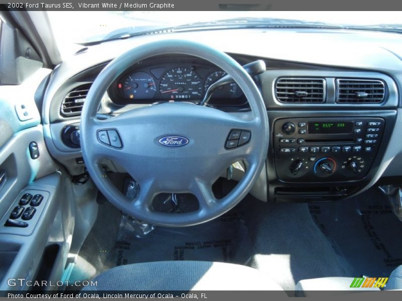 Vibrant White / Medium Graphite 2002 Ford Taurus SES