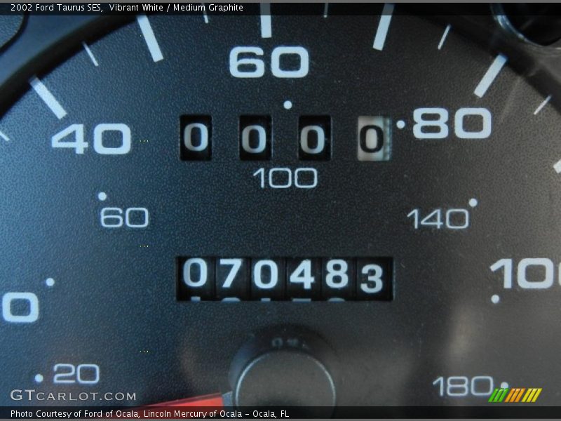 Vibrant White / Medium Graphite 2002 Ford Taurus SES