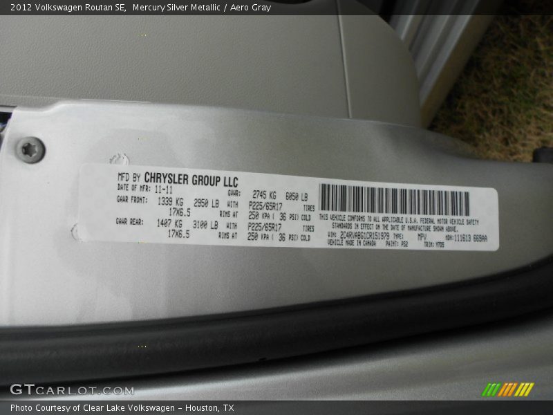 Mercury Silver Metallic / Aero Gray 2012 Volkswagen Routan SE