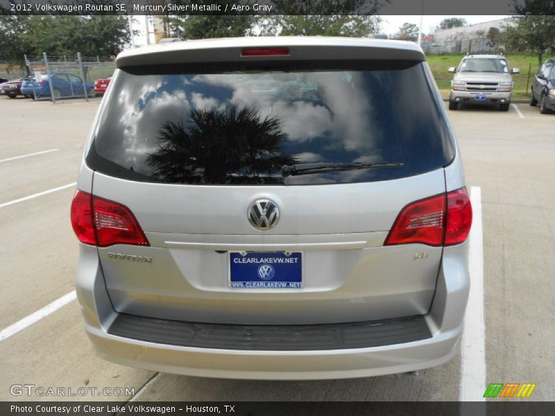 Mercury Silver Metallic / Aero Gray 2012 Volkswagen Routan SE