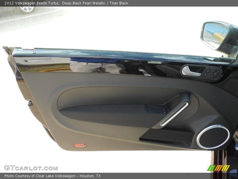 Deep Black Pearl Metallic / Titan Black 2012 Volkswagen Beetle Turbo
