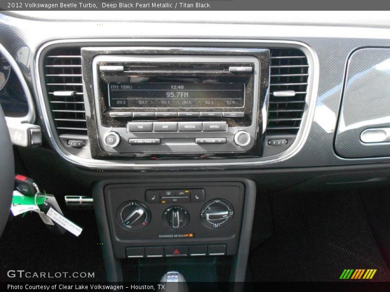 Deep Black Pearl Metallic / Titan Black 2012 Volkswagen Beetle Turbo