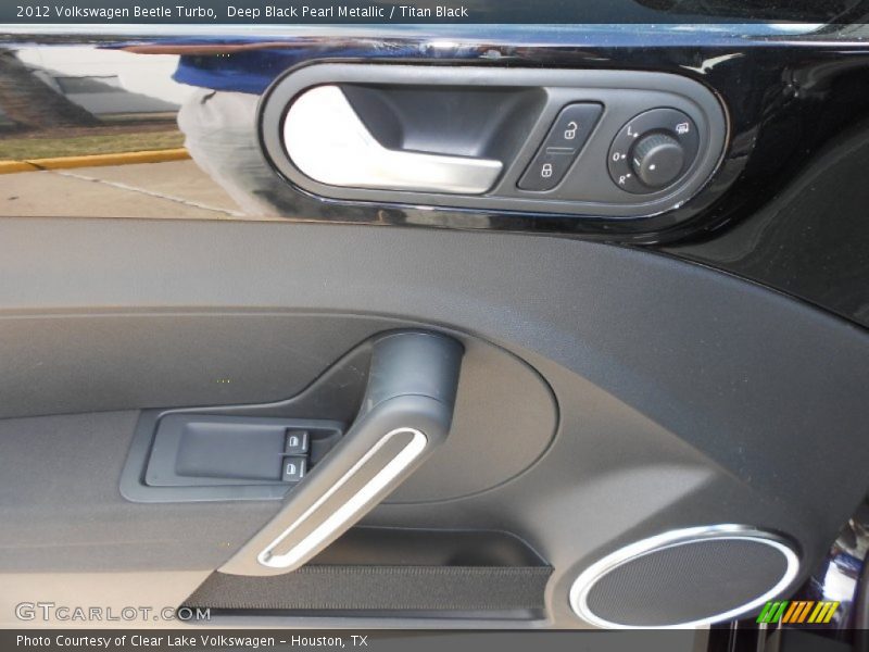 Deep Black Pearl Metallic / Titan Black 2012 Volkswagen Beetle Turbo