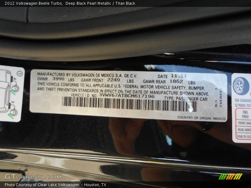Deep Black Pearl Metallic / Titan Black 2012 Volkswagen Beetle Turbo