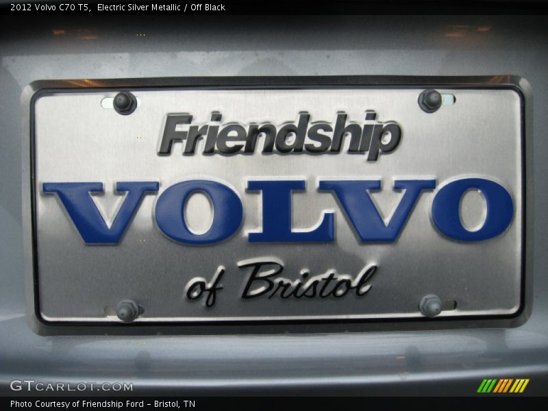 Electric Silver Metallic / Off Black 2012 Volvo C70 T5