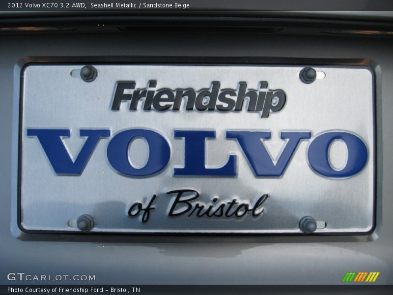 Seashell Metallic / Sandstone Beige 2012 Volvo XC70 3.2 AWD