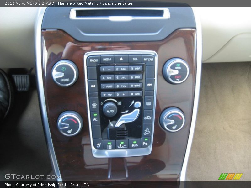 Controls of 2012 XC70 3.2 AWD