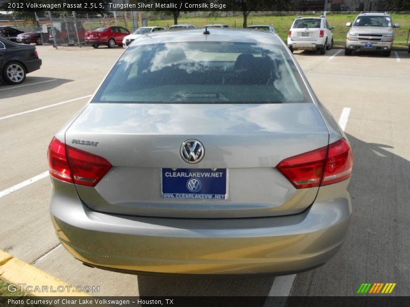 Tungsten Silver Metallic / Cornsilk Beige 2012 Volkswagen Passat 2.5L S
