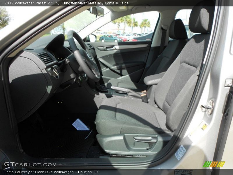 Tungsten Silver Metallic / Cornsilk Beige 2012 Volkswagen Passat 2.5L S