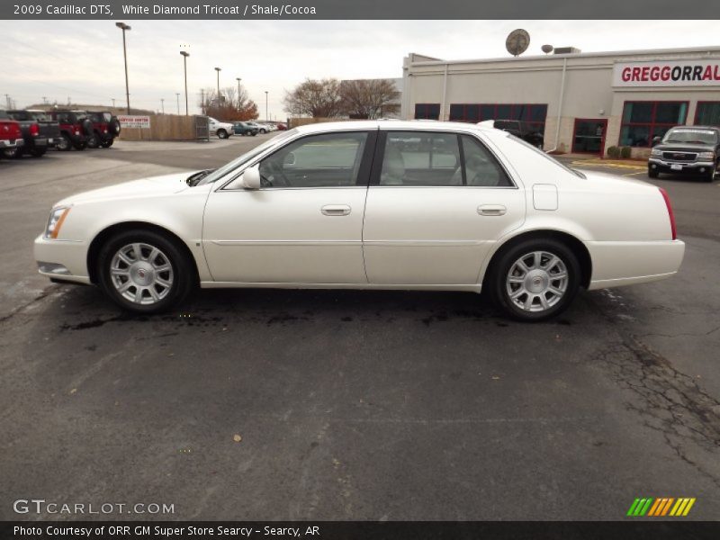 White Diamond Tricoat / Shale/Cocoa 2009 Cadillac DTS