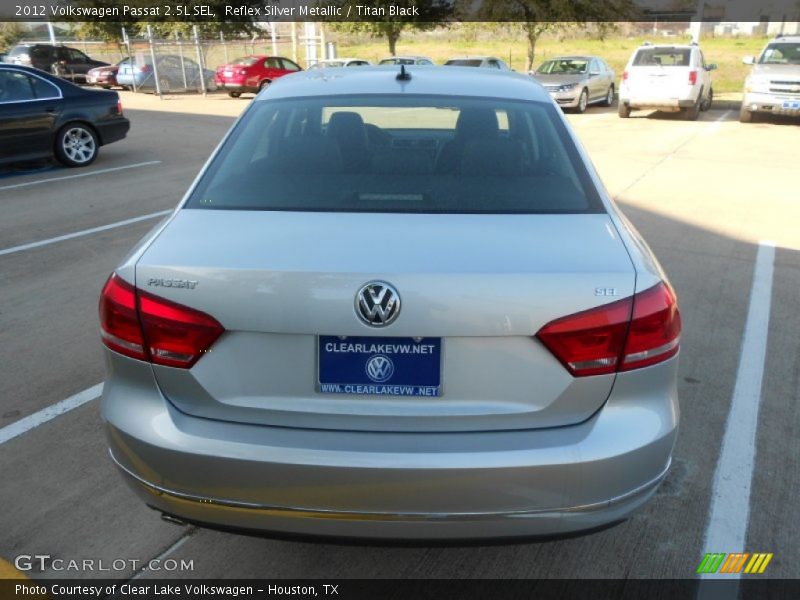 Reflex Silver Metallic / Titan Black 2012 Volkswagen Passat 2.5L SEL