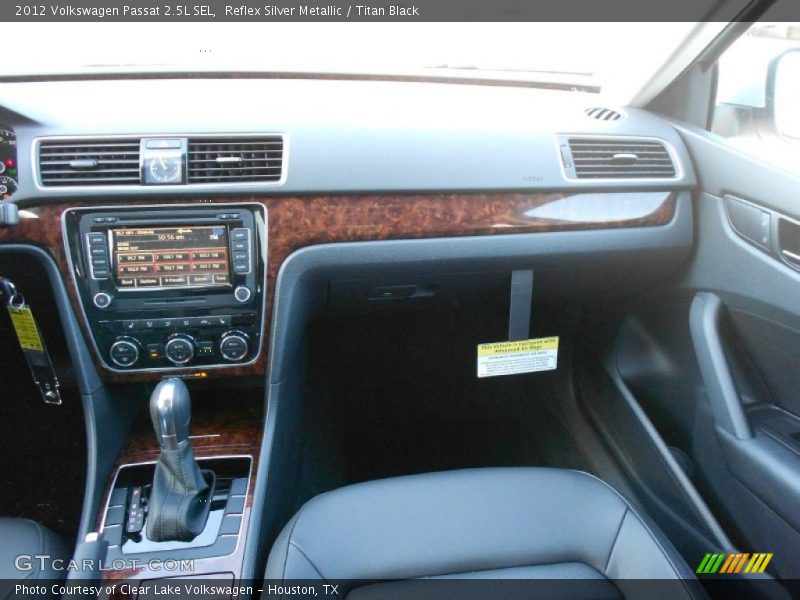 Reflex Silver Metallic / Titan Black 2012 Volkswagen Passat 2.5L SEL