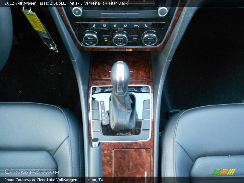Reflex Silver Metallic / Titan Black 2012 Volkswagen Passat 2.5L SEL