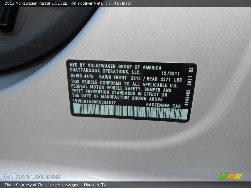Reflex Silver Metallic / Titan Black 2012 Volkswagen Passat 2.5L SEL