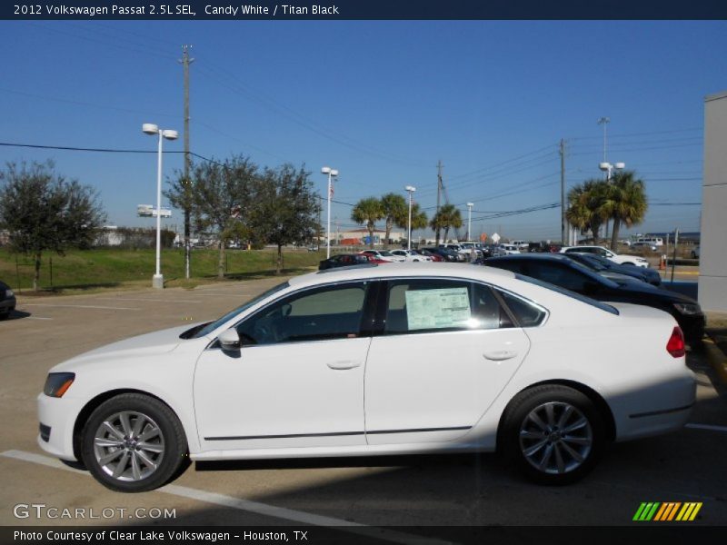 Candy White / Titan Black 2012 Volkswagen Passat 2.5L SEL