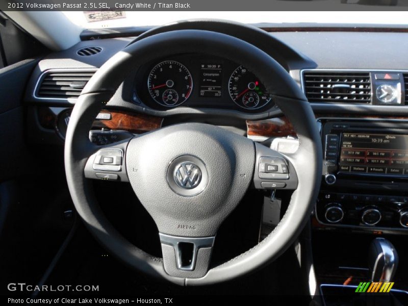 Candy White / Titan Black 2012 Volkswagen Passat 2.5L SEL