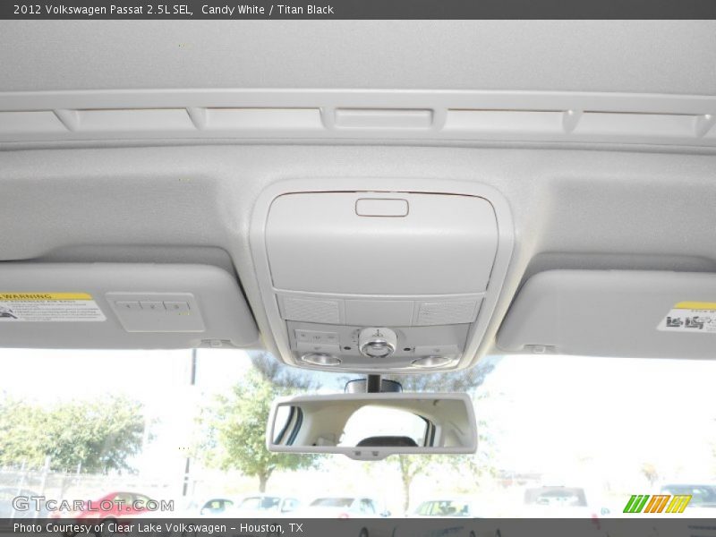 Candy White / Titan Black 2012 Volkswagen Passat 2.5L SEL