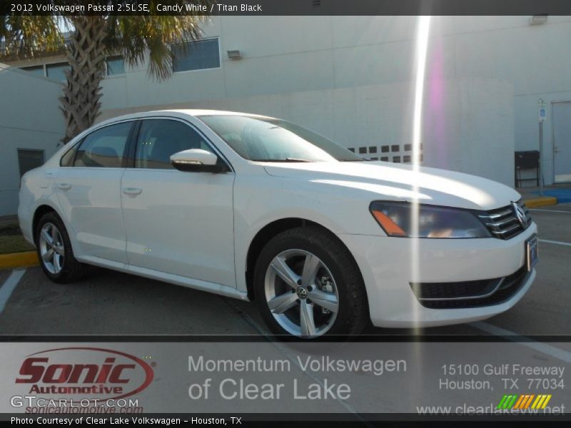 Candy White / Titan Black 2012 Volkswagen Passat 2.5L SE
