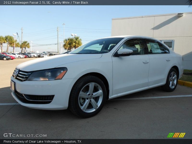 Candy White / Titan Black 2012 Volkswagen Passat 2.5L SE